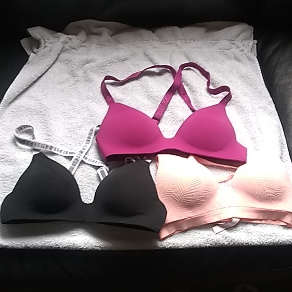 Set of 3 Victoria's Secret lightly lined Bra  32A